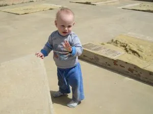 מעבר לעמידה באופן עצמאי