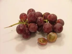 ענבים אדומים